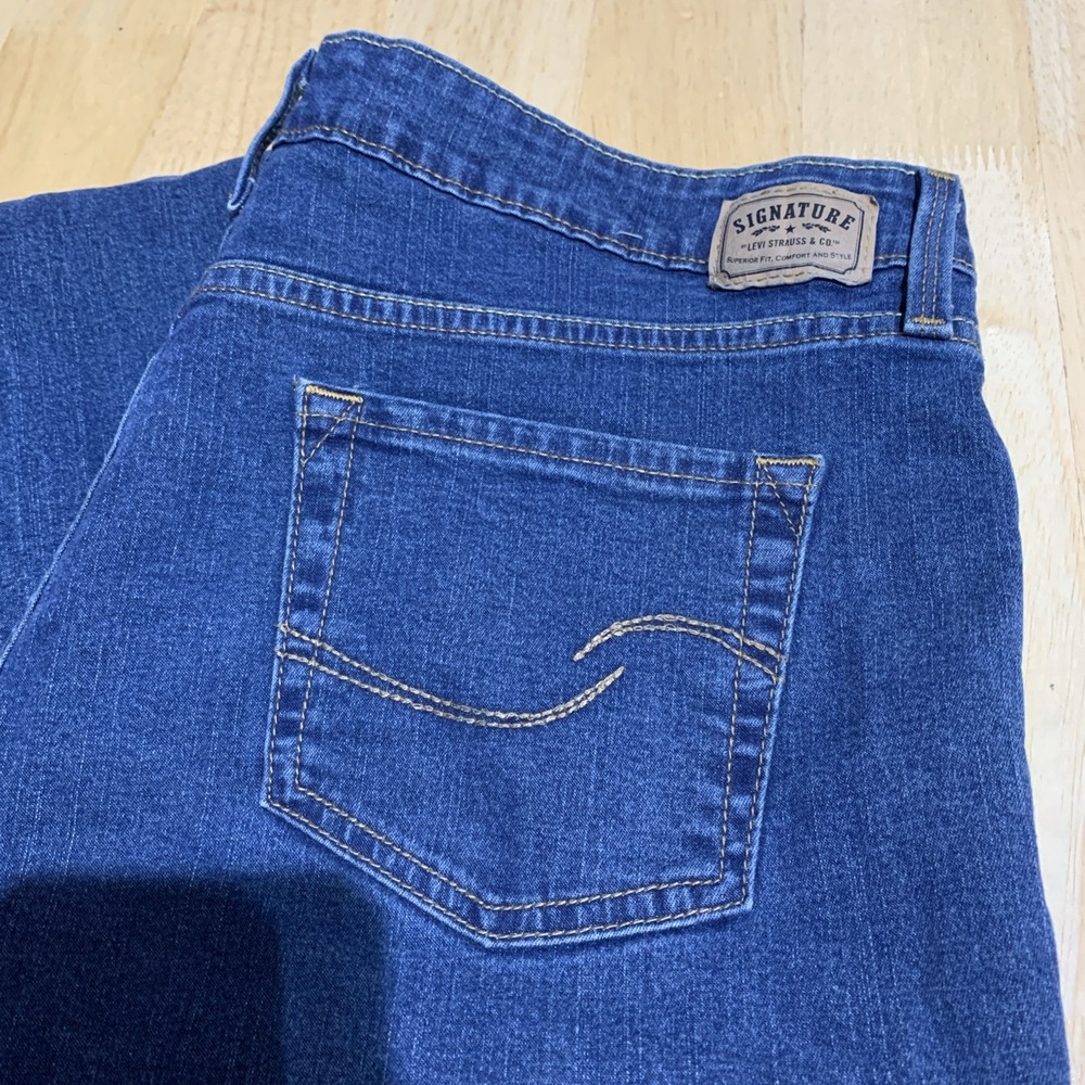 Levis Signature Mid Rise Straight Womens Jeans 16 M 36x31 Blue Stretch Med Wash